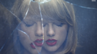 Illustration for article titled Is Taylor Swift Trying to Kill People With Mirrors? An Investigation